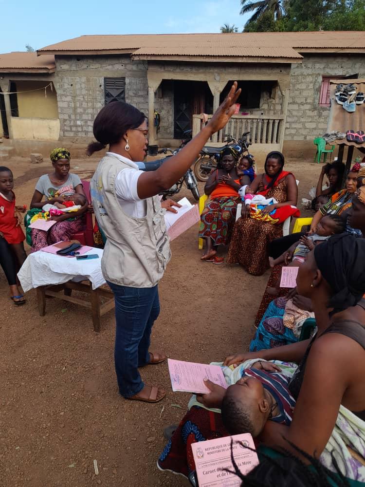 Community-based orgs play a key role in identifying kids who have missed their #vaccine doses. In #Guinea, #CSOs supported by @AccelerateHSS hold educational dialogues to promote routine #immunization in Dubréka & Forécariah