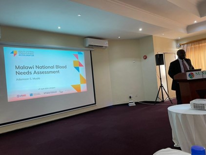 Professor Adamson Muula, Kamuzu University of Health Sciences and Consultant for the Accelerator, presenting on the blood needs estimation model at the Steering Committee meeting in April 2024. Photo credit: The Accelerator